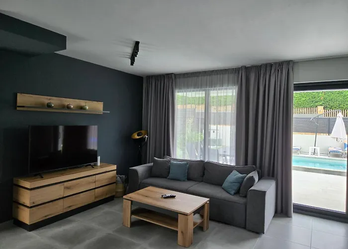 Vila Calypso, Private Pool With Heating And Salt Water Lozenec