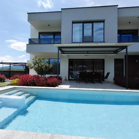 Vilă Calypso, Private Pool With Heating And Salt Water *