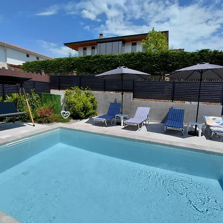 Calypso, Private Pool With Heating And Salt Water Lozeneț