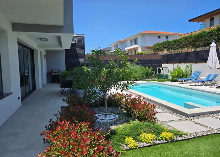 Calypso, Private Pool With Heating And Salt Water * Lozenets